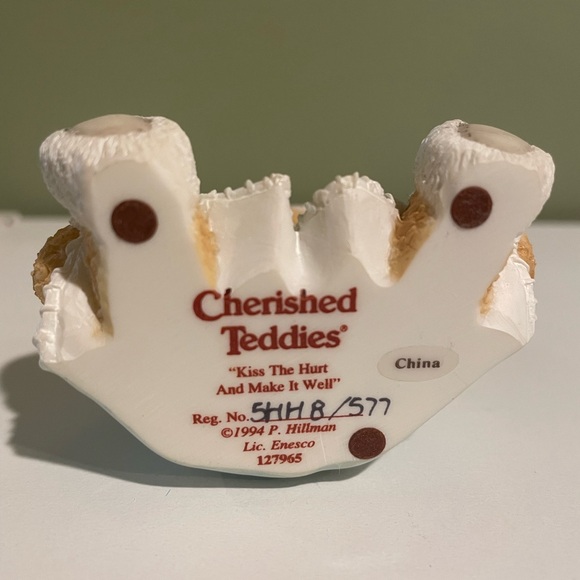 Cherished Teddies 127965 “Kiss The Hurt And Make It Well” - Picture 5 of 6